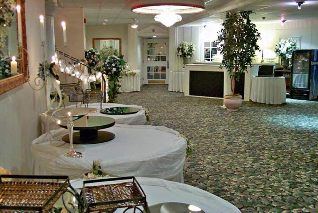 Ambassador Hotel Sudbury Exterior photo